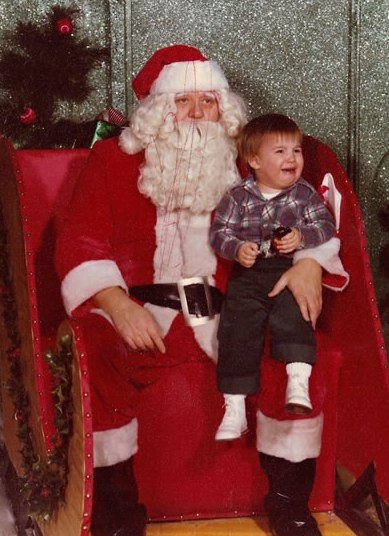 Scared of Santa | Funny, Weird, and Scary Santa Pics & Vids - CreepySantaPhotos.com-6