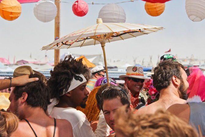 crackedhandsandopenhearts_burningman2013_witnessthis-2