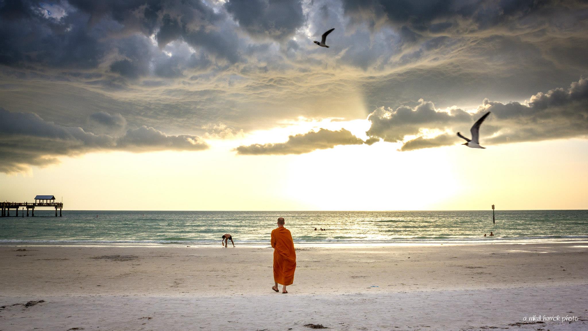 Meditation guide by Yuttadhammo Bhikkhu Photocred Mikell Herrick